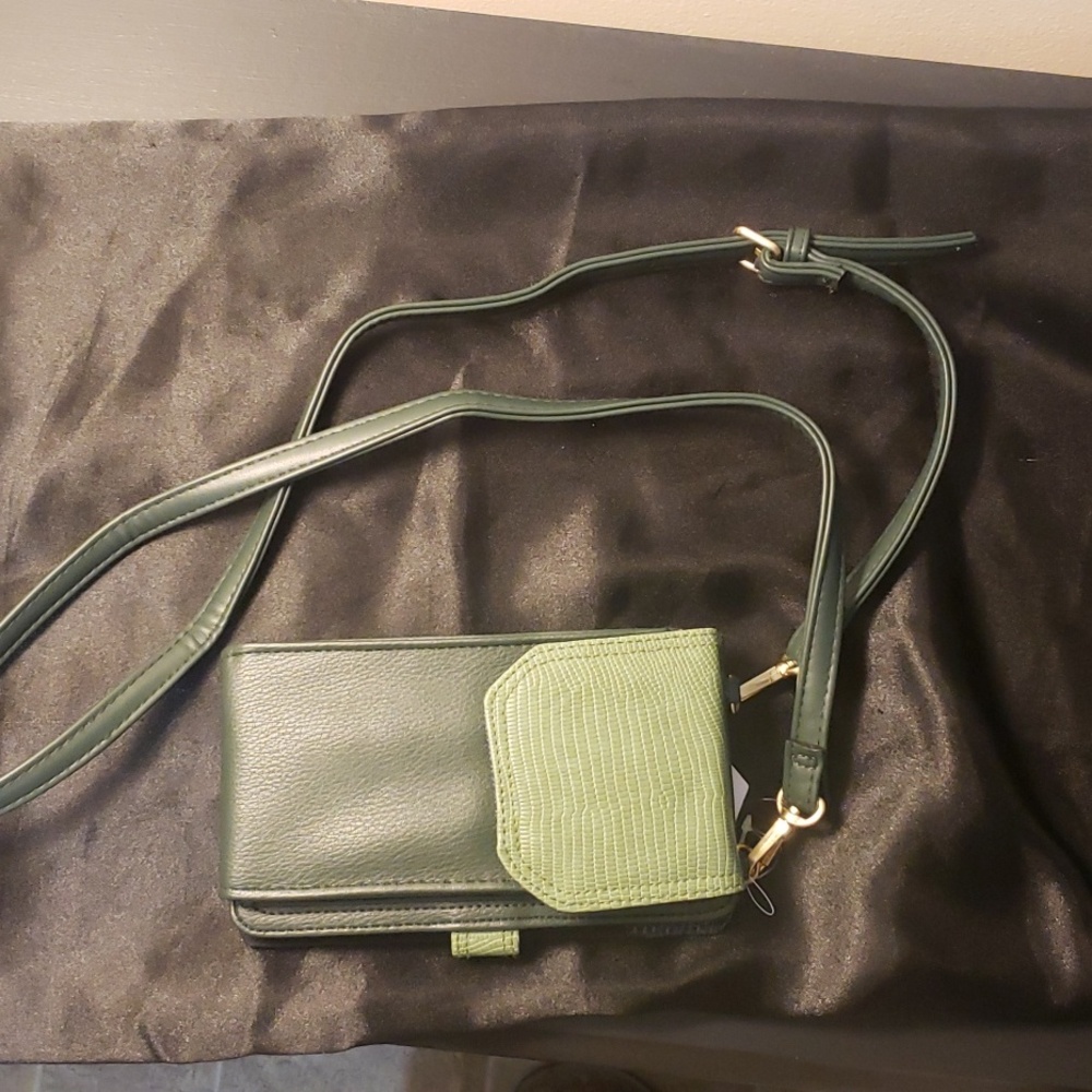 Green Wallet - Picture 4 of 4